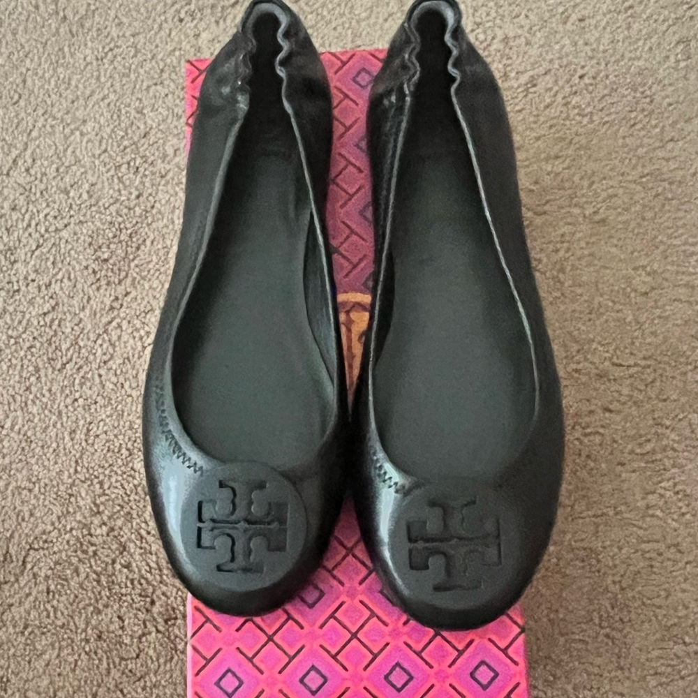 NWT - Tory Burch ballet flats!!